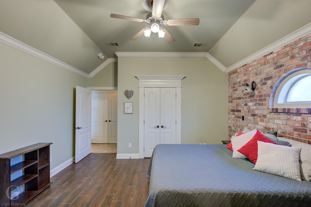 bedroom with ceiling fan, ornamental molding, and lofted ceiling