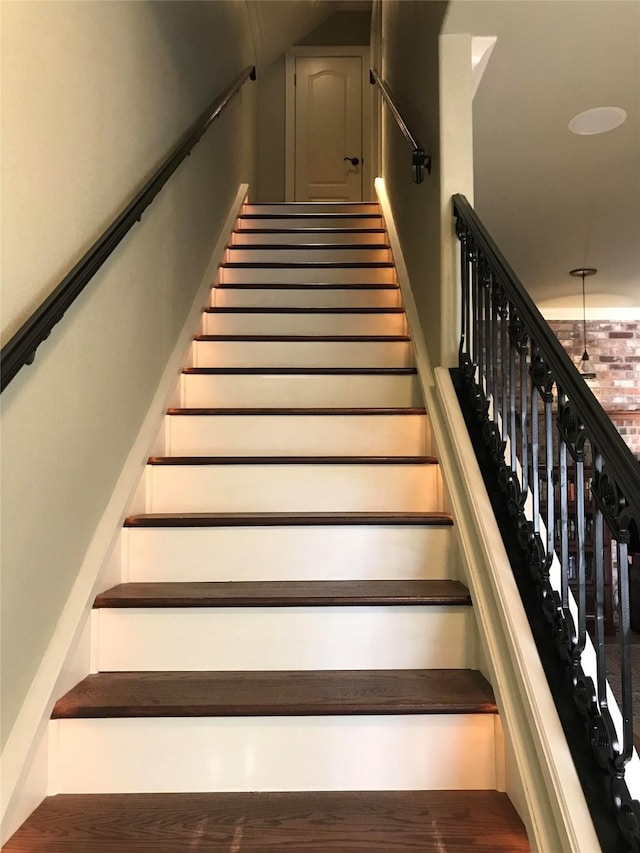 2104 Ashley Wilkes Dr, Bossier City, LA 71112 - view of stairway
