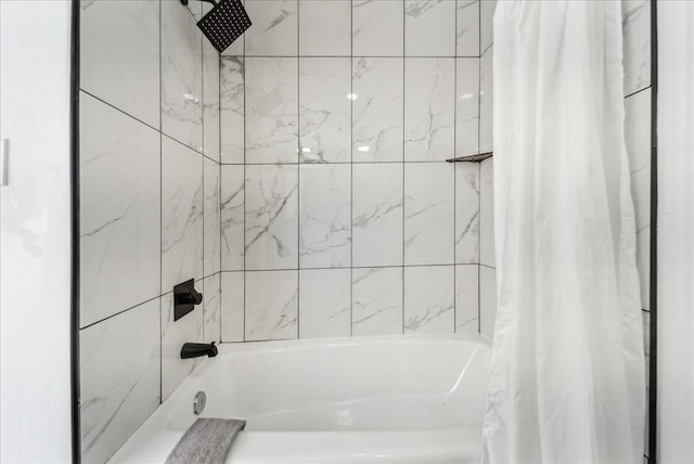 bathroom featuring shower / tub combo