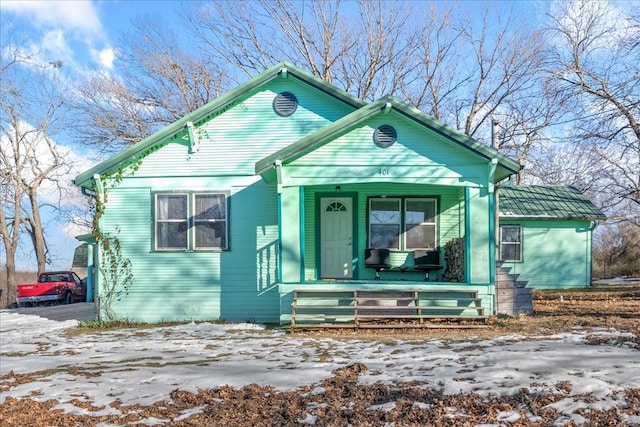 view of front of home featuring a porch