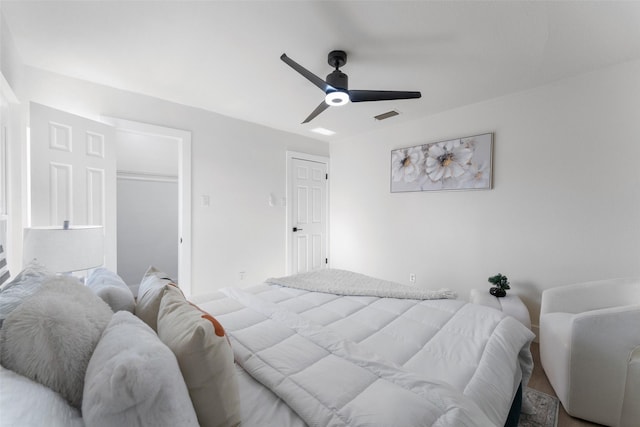 bedroom with ceiling fan