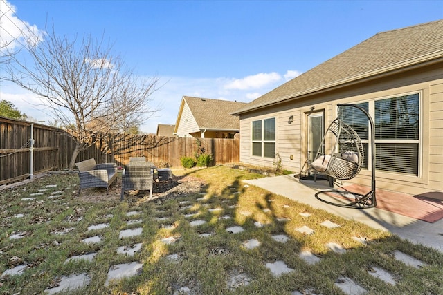 view of yard featuring a patio