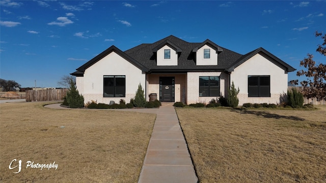 view of front of house featuring a front yard