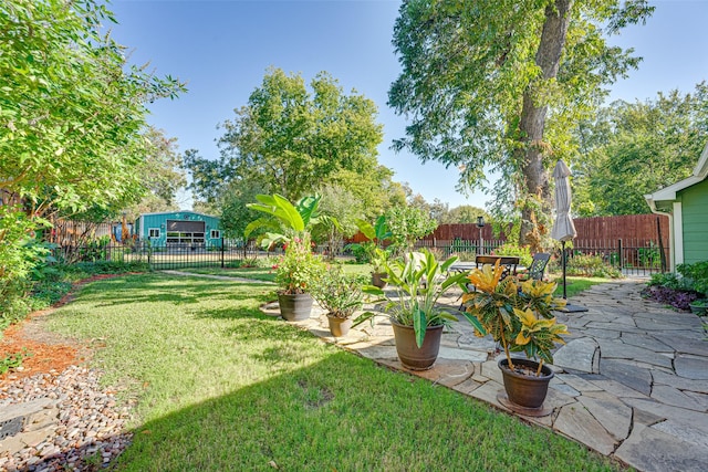 view of yard with a patio