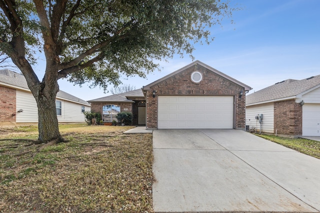 single story home with a front lawn