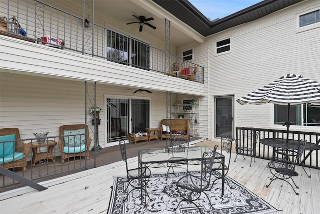 deck with ceiling fan