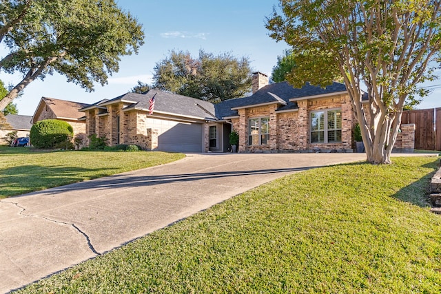 ranch-style house featuring a front lawn