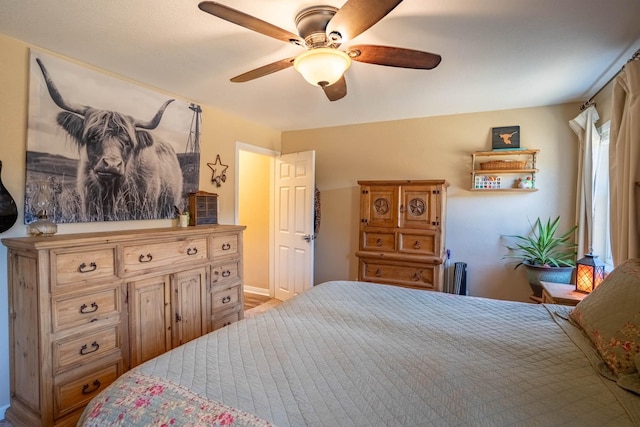 bedroom featuring ceiling fan