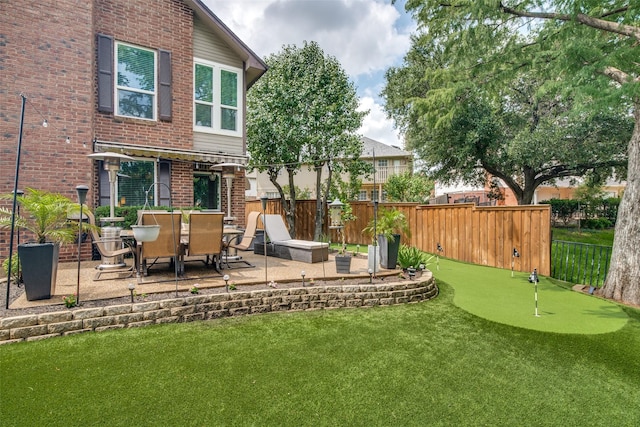 view of yard featuring a patio