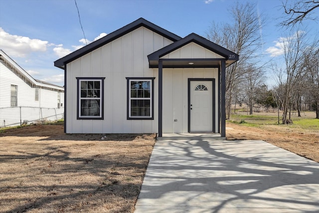 view of front of property featuring board and batten siding