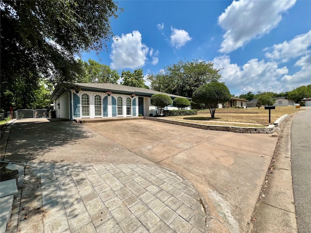 view of front of property