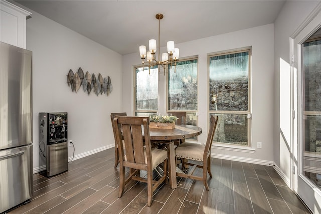 dining room with an inviting chandelier