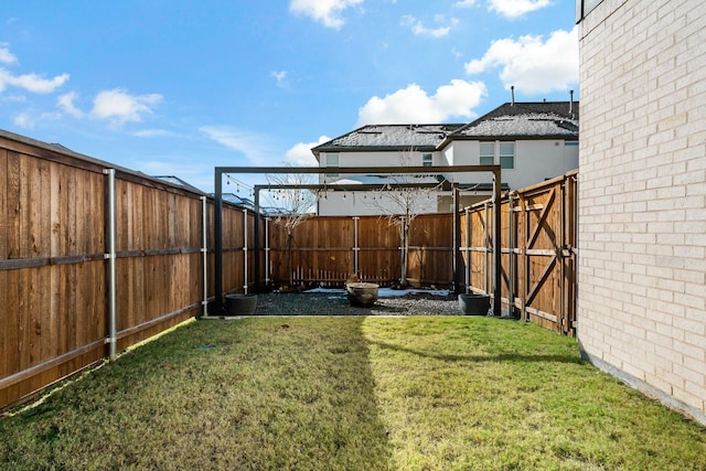 view of yard featuring a pergola