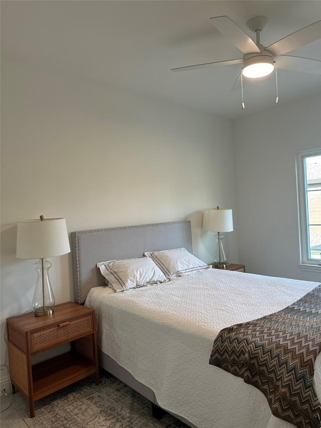 bedroom with ceiling fan