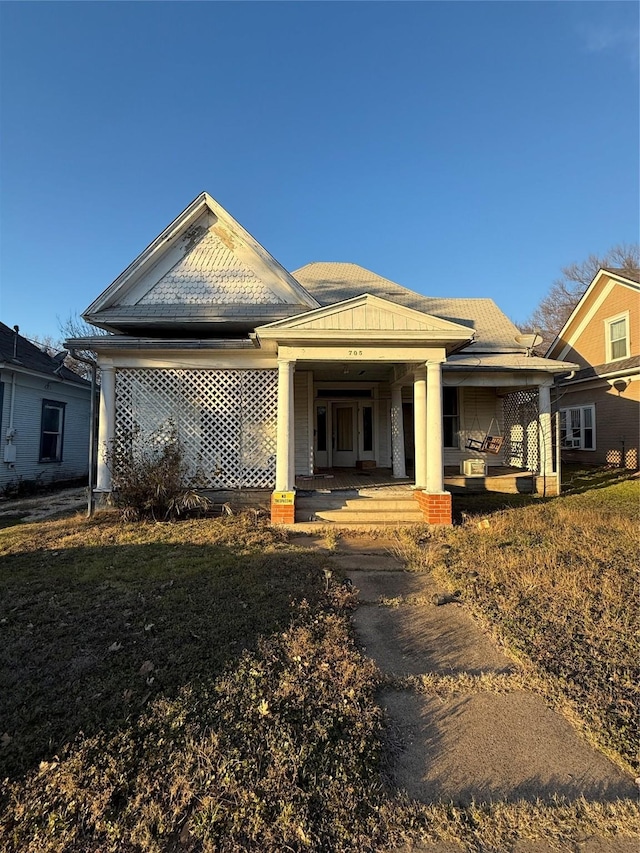 view of front facade featuring a porch