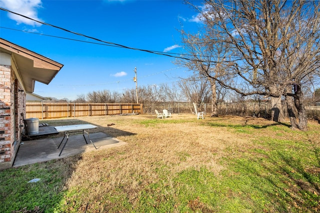 view of yard with a patio area