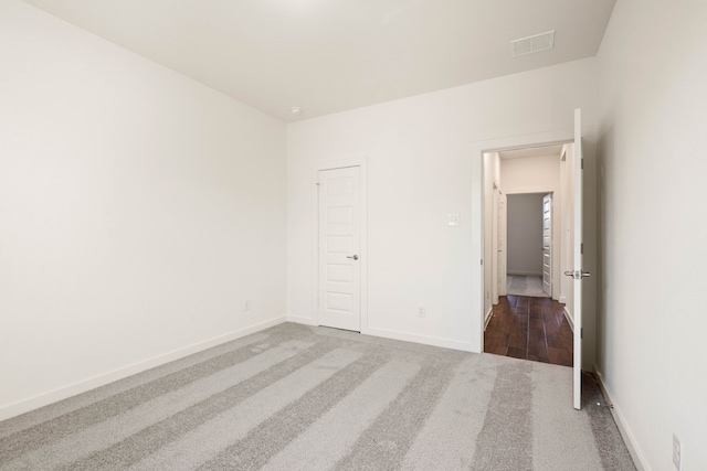 unfurnished bedroom featuring carpet floors