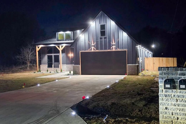 view of front of property featuring a garage