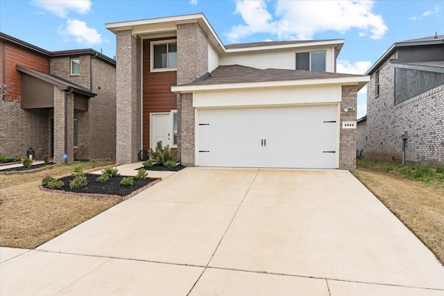 view of front facade featuring a garage