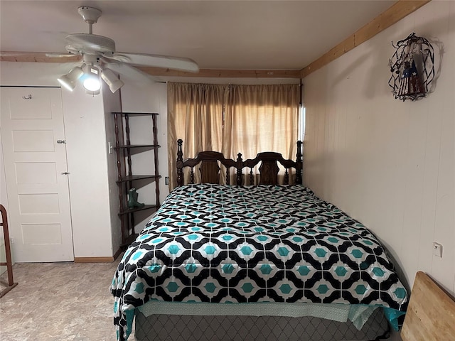 bedroom with ceiling fan