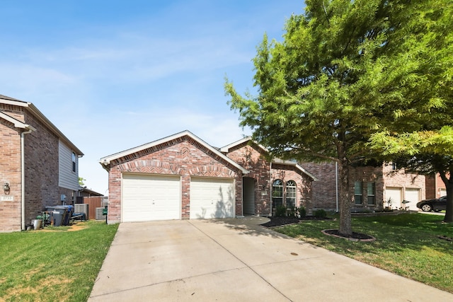 view of front of house featuring a front lawn