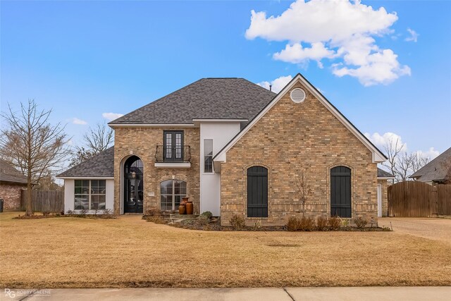 view of front of house with a front yard