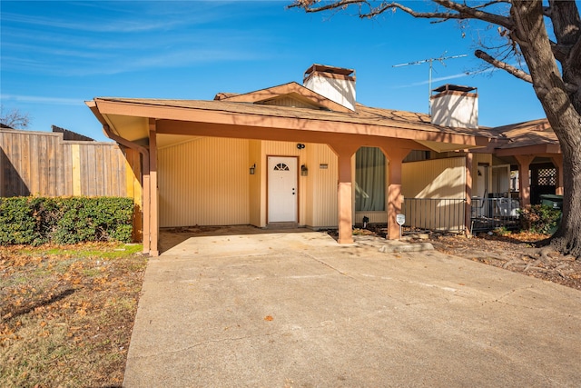 view of front of property with a porch