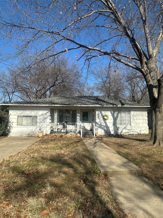 view of front of home with covered porch