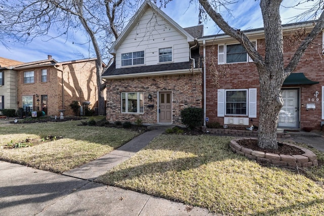 view of front of property with a front yard