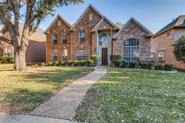 front of property with a front lawn