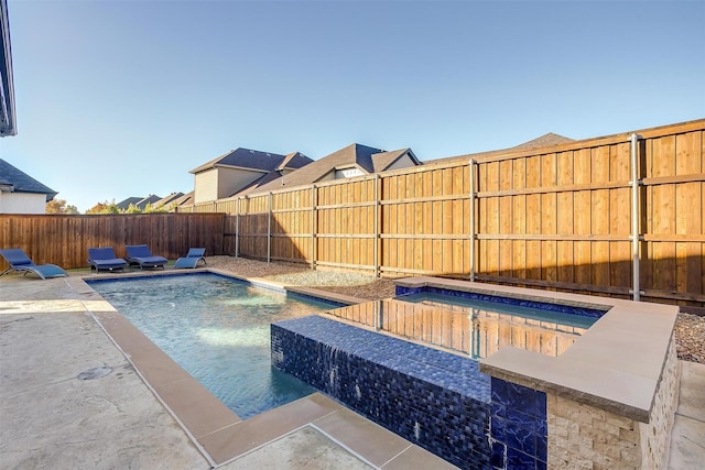 view of swimming pool with ceiling fan, outdoor lounge area, an in ground hot tub, and a patio area