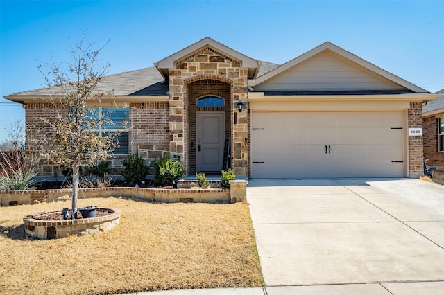 view of front facade with a garage