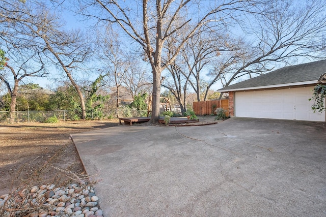 ranch-style home with a front yard