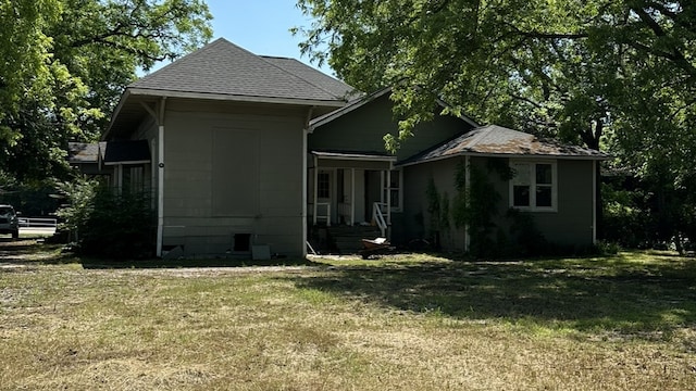 exterior space featuring a front yard