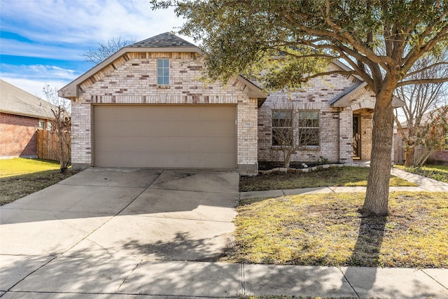 view of front facade featuring a garage