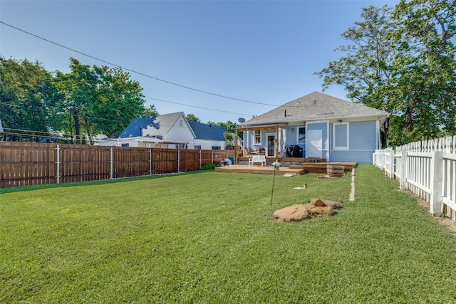 view of yard featuring a patio