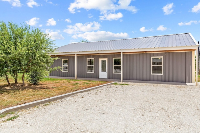 view of front of property