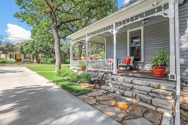 view of patio / terrace with covered porch