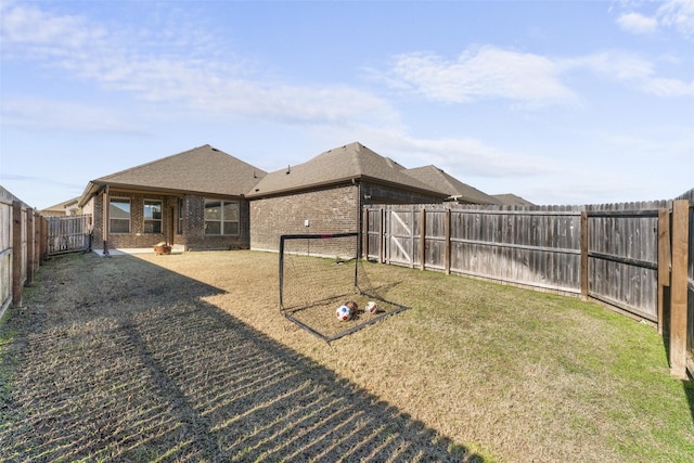 view of yard featuring a patio area