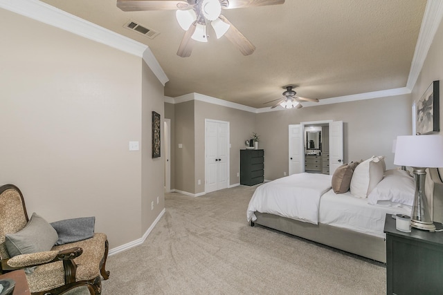 bedroom featuring ceiling fan, a textured ceiling, crown molding, and light carpet