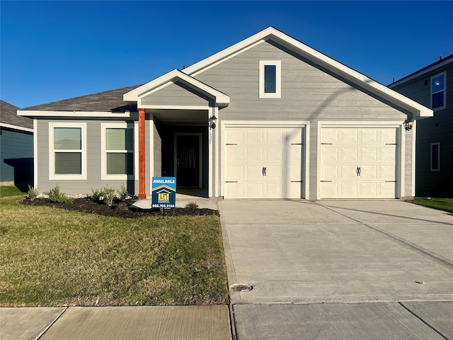 single story home featuring a front yard