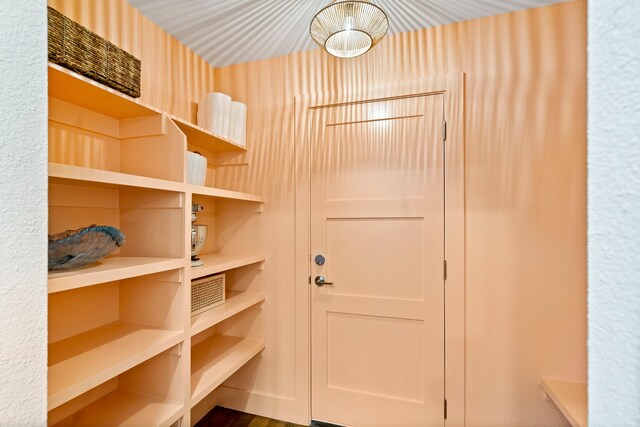 10414 Robindale Dr, Dallas, TX 75238 - view of pantry