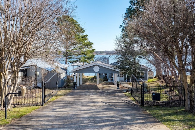 view of front of property