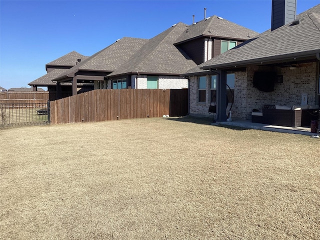 view of yard featuring a patio area