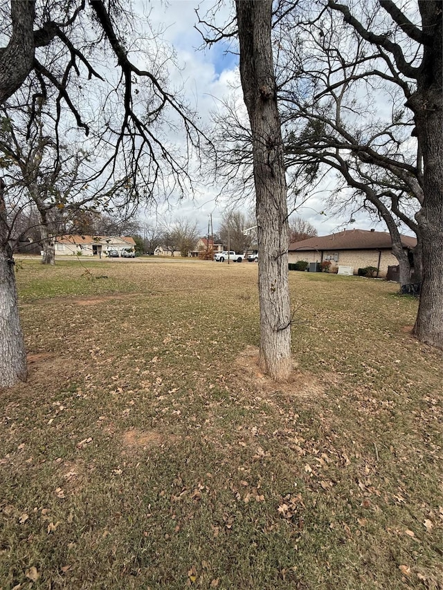 Listing photo 3 for 507 Casas Del Norte Ct, Granbury TX 76049