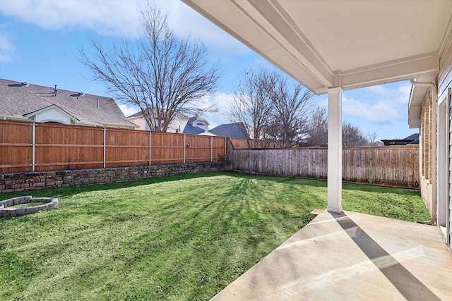 view of yard with a patio