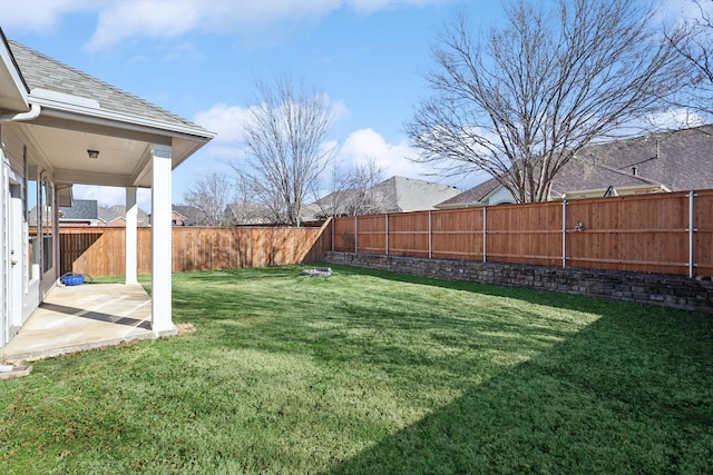 view of yard with a patio