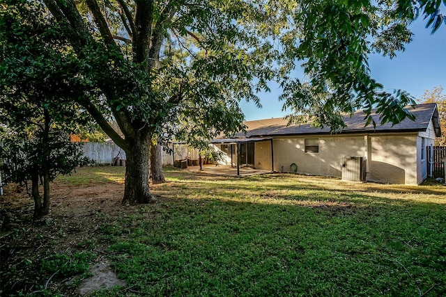 view of yard with a patio