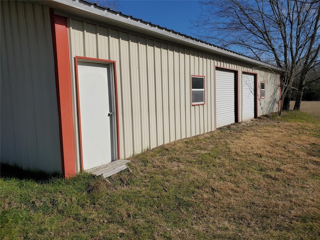 exterior space featuring a lawn