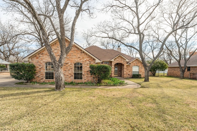 view of front of property with a front yard